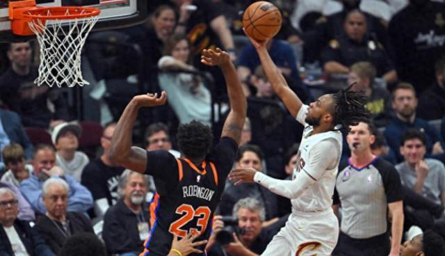 唐斯, MIC, 束骑士已经